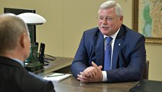 Временно исполняющий обязанности Томской области Сергей Жвачкин во время встречи с Владимиром Путиным . 21 августа 2017 Временно исполняющий обязанности Томской области Сергей Жвачкин во время встречи с Владимиром Путиным . 21 августа 2017