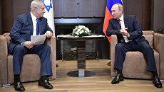 Президент РФ Владимир Путин и премьер-министр Израиля Биньямин Нетаньяху во время встречи. 23 августа 2017 Президент РФ Владимир Путин и премьер-министр Израиля Биньямин Нетаньяху во время встречи. 23 августа 2017