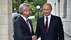 Президент РФ Владимир Путин и президент Армении Серж Саргсян во время встречи. Архивное фото Президент РФ Владимир Путин и президент Армении Серж Саргсян во время встречи. Архивное фото