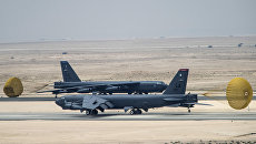 Американский стратегический бомбардировщик B-52 Стратофортресс на авиабазе Аль-Удейд в Катаре. Архивное фото Американский стратегический бомбардировщик B-52 Стратофортресс на авиабазе Аль-Удейд в Катаре. Архивное фото