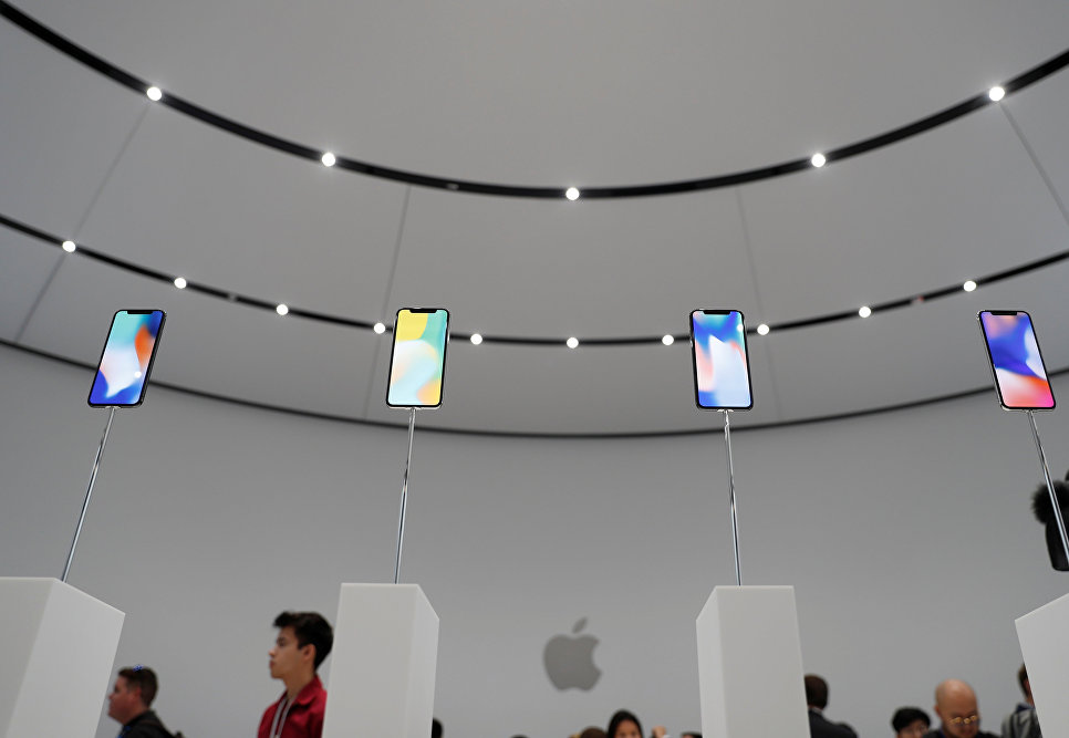 Презентация телефона iPhone X в штаб-квартире Apple в Купертино Презентация телефона iPhone X в штаб-квартире Apple в Купертино