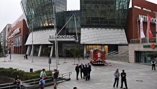 Горожане у торгового центра Метрополис в Москве. 13 сентября 2017 Горожане у торгового центра Метрополис в Москве. 13 сентября 2017