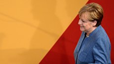 Канцлер Германии, лидер Христианско-демократического союза Ангела Меркель во время парламентских выборов в Берлине. 24 сентября 2017 Канцлер Германии, лидер Христианско-демократического союза Ангела Меркель во время парламентских выборов в Берлине. 24 сентября 2017