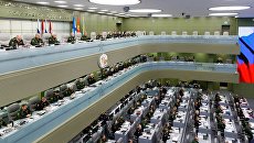 Министр обороны РФ Сергей Шойгу во время очередного селекторного совещания с руководящим составом Вооруженных Сил в Национальном центре управления обороной страны. 6 октября 2017 Министр обороны РФ Сергей Шойгу во время очередного селекторного совещания с руководящим составом Вооруженных Сил в Национальном центре управления обороной страны. 6 октября 2017