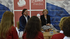 Пресс-конференция вице-премьера Ольги Голодец в медиакампусе МИА Россия сегодня в Артеке Пресс-конференция вице-премьера Ольги Голодец в медиакампусе МИА Россия сегодня в Артеке