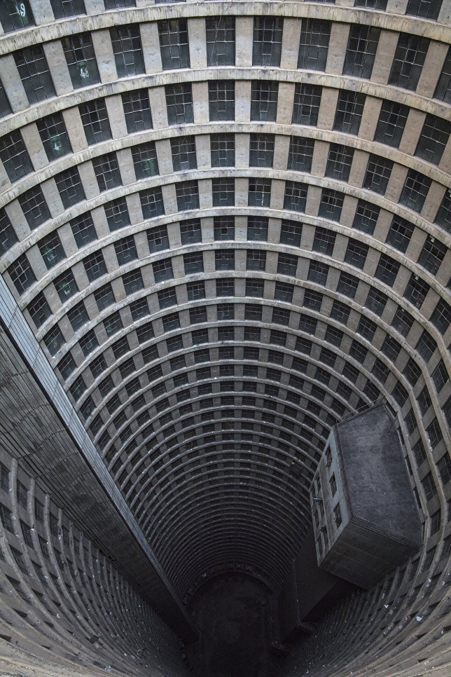 Жилищный комплекс Ponte City в Йоханнесбурге, Южная Африка Жилищный комплекс Ponte City в Йоханнесбурге, Южная Африка