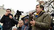 Экс-президент Грузии, экс-губернатор Одесской области Михаил Саакашвили выступает на митинге у здания Верховной рады. 12 ноября 2017 Экс-президент Грузии, экс-губернатор Одесской области Михаил Саакашвили выступает на митинге у здания Верховной рады. 12 ноября 2017