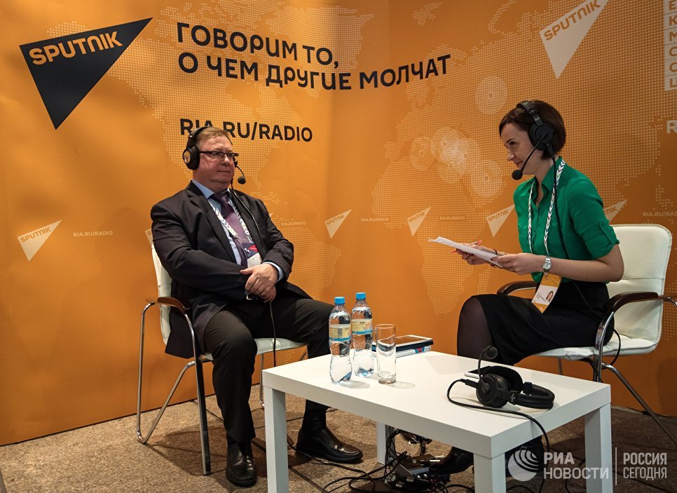 Сергей Степашин в студии радио Sputnik на Санкт-Петербургском международном культурном форуме Сергей Степашин в студии радио Sputnik на Санкт-Петербургском международном культурном форуме