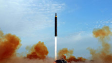 Запуск северокорейской баллистической ракеты Hwasong-12 Запуск северокорейской баллистической ракеты Hwasong-12