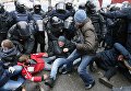 Столкновения сторонников Михаила Саакашвили с сотрудниками полиции в Киеве, Украина. 5 декабря 2017 Столкновения сторонников Михаила Саакашвили с сотрудниками полиции в Киеве, Украина. 5 декабря 2017