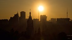 Рассвет в Москве. Архивное фото Рассвет в Москве. Архивное фото