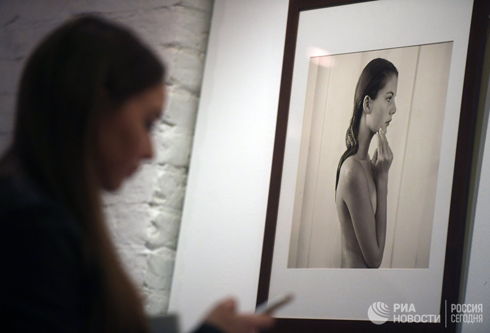 В столице снова облили пахучей жидкостью фотографии Джока Стёрджеса В столице снова облили пахучей жидкостью фотографии Джока Стёрджеса