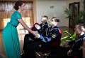 Курсанты Черноморского высшего военно-морского Ордена Красной Звезды училища имени П. С. Нахимова на традиционном Осеннем балу с участием коллектива исторического бального танца Ангаже в Севастополе Курсанты Черноморского высшего военно-морского Ордена Красной Звезды училища имени П. С. Нахимова на традиционном Осеннем балу с участием коллектива исторического бального танца Ангаже в Севастополе