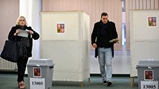 Жители Праги голосуют на избирательном участке. 12 января 2018 Жители Праги голосуют на избирательном участке. 12 января 2018