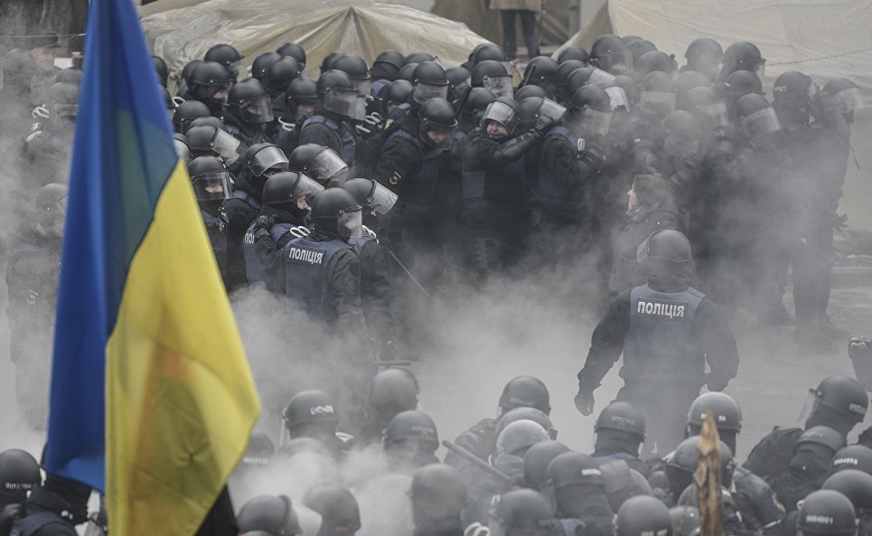 Cтолкновение между митингующими и полицией у здания Верховной рады Украины, Киев. 16 января 2018 Cтолкновение между митингующими и полицией у здания Верховной рады Украины, Киев. 16 января 2018