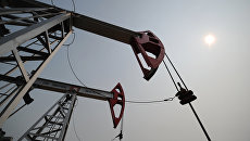Добыча нефти. Архивное фото Добыча нефти. Архивное фото