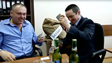 Стоп-кадр из видео, снятого чиновниками министерства лесного хозяйства Оренбургской области Стоп-кадр из видео, снятого чиновниками министерства лесного хозяйства Оренбургской области