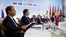 Дмитрий Медведев во время очередного заседания Евразийского межправительственного совета в расширенном составе. 2 февраля 2018 Дмитрий Медведев во время очередного заседания Евразийского межправительственного совета в расширенном составе. 2 февраля 2018