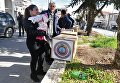 Раздача гуманитарной помощи для сирийских беженцев в греко-католической церкви в Ливане Раздача гуманитарной помощи для сирийских беженцев в греко-католической церкви в Ливане