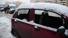 Легковой автомобиль с выбитыми стёклами, пострадавший в результате взрыва газового баллона в жилом многоэтажном доме на улице Репищева. 9 февраля 2018 Легковой автомобиль с выбитыми стёклами, пострадавший в результате взрыва газового баллона в жилом многоэтажном доме на улице Репищева. 9 февраля 2018