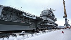Тяжелый авианесущий крейсер Северного флота Адмирал Кузнецов. Архивное фото Тяжелый авианесущий крейсер Северного флота Адмирал Кузнецов. Архивное фото