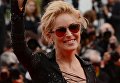 Актриса Шэрон Стоун на красной дорожке во время премьеры фильма Поиск в рамках 67-го Каннского кинофестиваля Актриса Шэрон Стоун на красной дорожке во время премьеры фильма Поиск в рамках 67-го Каннского кинофестиваля