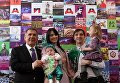 Президент Республики Татарстан Рустам Минниханов с избирателями во время голосования на выборах президента Российской Федерации на избирательном участке №42 в Казани. 18 марта 2018 Президент Республики Татарстан Рустам Минниханов с избирателями во время голосования на выборах президента Российской Федерации на избирательном участке №42 в Казани. 18 марта 2018