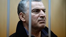 Гендиректор фирмы Интекс группы Сумма Артур Максидов во время рассмотрения ходатайства об аресте в Тверском районном суде Москвы. 31 марта 2018 Гендиректор фирмы Интекс группы Сумма Артур Максидов во время рассмотрения ходатайства об аресте в Тверском районном суде Москвы. 31 марта 2018