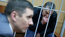 Гендиректор фирмы Интекс группы Сумма Артур Максидов во время рассмотрения ходатайства об аресте в Тверском районном суде Москвы. 31 марта 2018 Гендиректор фирмы Интекс группы Сумма Артур Максидов во время рассмотрения ходатайства об аресте в Тверском районном суде Москвы. 31 марта 2018