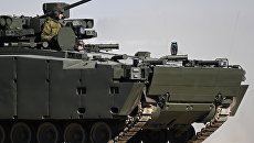 Боевая машина пехоты на гусеничной платформе Курганец-25 во время репетиции парада Победы. Архивное фото Боевая машина пехоты на гусеничной платформе Курганец-25 во время репетиции парада Победы. Архивное фото