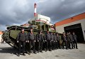 Копия советского многобашенного тяжёлого танка Т-35 и специалисты участка ремонта и реставрации военной техники АО Уралэлектромедь, воссоздавшие его, в Екатеринбурге Копия советского многобашенного тяжёлого танка Т-35 и специалисты участка ремонта и реставрации военной техники АО Уралэлектромедь, воссоздавшие его, в Екатеринбурге