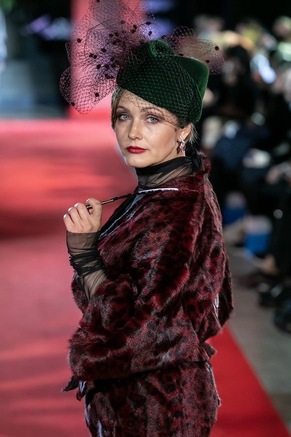 Fashion-шоу фонда Русский Силуэт в галерее искусств Зураба Церетели в рамках 40-го ММКФ Fashion-шоу фонда Русский Силуэт в галерее искусств Зураба Церетели в рамках 40-го ММКФ
