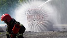Учения по эвакуации самолета . Архивное фото Учения по эвакуации самолета . Архивное фото