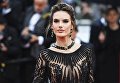 Модель, актриса Алессандра Амброзио на красной дорожке в рамках 71-го Каннского международного фестиваля Модель, актриса Алессандра Амброзио на красной дорожке в рамках 71-го Каннского международного фестиваля