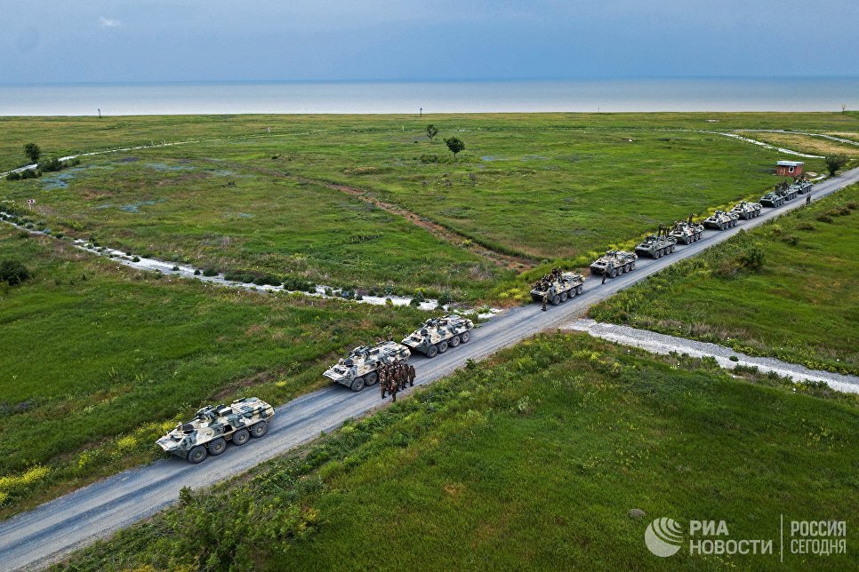 Военнослужащие на БТР-82А на всеармейском конкурсе Чистое небо-2018 Военнослужащие на БТР-82А на всеармейском конкурсе Чистое небо-2018