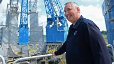 Дмитрий Рогозин на стартовом комплексе во время рабочей поездки на космодром Восточный. Архивное фото Дмитрий Рогозин на стартовом комплексе во время рабочей поездки на космодром Восточный. Архивное фото