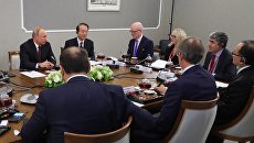 Президент РФ Владимир Путин во время встречи с руководителями и главными редакторами мировых информационных агентств Президент РФ Владимир Путин во время встречи с руководителями и главными редакторами мировых информационных агентств