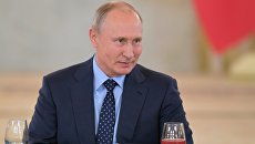 Владимир Путин на церемонии вручения в Кремле ордена Родительская слава родителям многодетных семей. 1 июня 2018 Владимир Путин на церемонии вручения в Кремле ордена Родительская слава родителям многодетных семей. 1 июня 2018