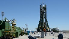 Ракета-носитель Союз-ФГ с пилотируемым кораблем Союз МС-09 перед запуском на космодроме Байконур. Архивное фото Ракета-носитель Союз-ФГ с пилотируемым кораблем Союз МС-09 перед запуском на космодроме Байконур. Архивное фото