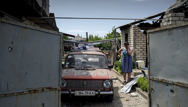 В ЛНР под обстрел угодила маршрутка, пострадали шестеро В ЛНР под обстрел угодила маршрутка, пострадали шестеро