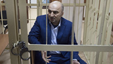 Начальник оперативно-разыскной части собственной безопасности МВД по Дагестану Магомед Хизриев в Пресненском суде Москвы. 7 июня 2018 Начальник оперативно-разыскной части собственной безопасности МВД по Дагестану Магомед Хизриев в Пресненском суде Москвы. 7 июня 2018