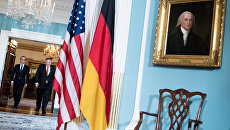 Глава немецкого МИД Хайко Маас и госсекретарь США Майк Помпео во время встречи в Вашингтоне. 23 мая 2018 Глава немецкого МИД Хайко Маас и госсекретарь США Майк Помпео во время встречи в Вашингтоне. 23 мая 2018