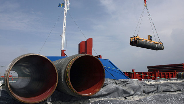 Подготовка к прокладке труб газопровода по дну Балтийского моря. Архивное фото Подготовка к прокладке труб газопровода по дну Балтийского моря. Архивное фото
