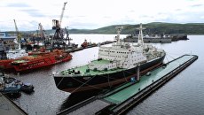 У Морского вокзала в Мурманске. Архивное фото У Морского вокзала в Мурманске. Архивное фото