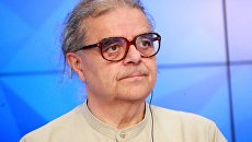 Австрийский писатель Ханнес Хофбауэр на презентации своей книги Россия: образ врага. История одной демонизации. 13 июня 2018 Австрийский писатель Ханнес Хофбауэр на презентации своей книги Россия: образ врага. История одной демонизации. 13 июня 2018