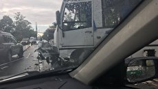 На месте столкновения микроавтобуса с двумя легковушками в Санкт-Петербурге. 19 июня 2018 На месте столкновения микроавтобуса с двумя легковушками в Санкт-Петербурге. 19 июня 2018