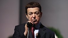 Первый заместитель председателя комитета Государственной Думы по культуре Иосиф Кобзон на церемонии прощания с поэтом Андреем Дементьевым. 29 июня 2018 Первый заместитель председателя комитета Государственной Думы по культуре Иосиф Кобзон на церемонии прощания с поэтом Андреем Дементьевым. 29 июня 2018