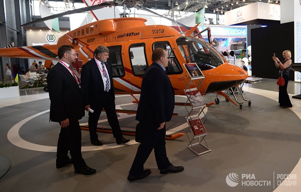 Универсальный многоцелевой вертолет Bell-407GXP на Международной промышленной выставке Иннопром - 2018 в международном выставочном центре Екатеринбург-ЭКСПО Универсальный многоцелевой вертолет Bell-407GXP на Международной промышленной выставке Иннопром - 2018 в международном выставочном центре Екатеринбург-ЭКСПО