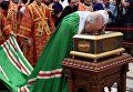 Патриарх Московский и Всея Руси Кирилл совершает великое освящение храма Федоровской иконы Божией Матери в рамках мероприятий, посвященных 100-летию расстрела царской семьи Патриарх Московский и Всея Руси Кирилл совершает великое освящение храма Федоровской иконы Божией Матери в рамках мероприятий, посвященных 100-летию расстрела царской семьи