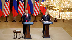Президент РФ Владимир Путин и президент США Дональд Трамп во время пресс-конференции в Хельсинки. 16 июля 2018 Президент РФ Владимир Путин и президент США Дональд Трамп во время пресс-конференции в Хельсинки. 16 июля 2018